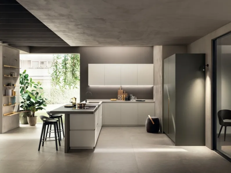 Cucina Moderna DeLinea 02 in laccato Tortora e Verde Minerale di Scavolini