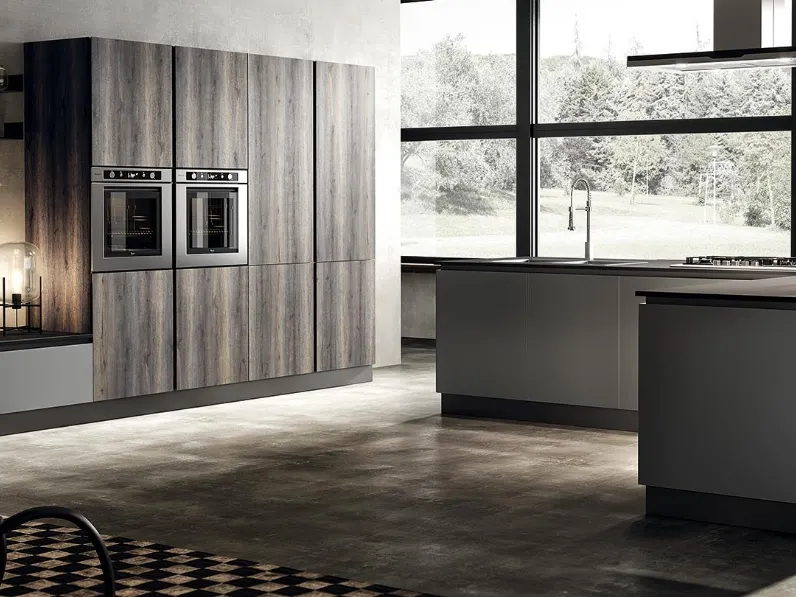 Cucina Moderna con isola Eos in HPL Alevè Artico e Glass Piombo opaco di Evo Cucine