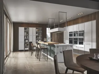 Cucina moderna ed etica con isola di Home Cucine