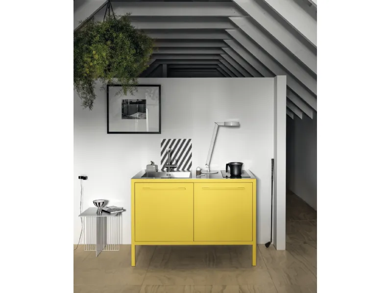 Cucina Moderna monoblocco salvaspazio Frame Zinc Yellow in metallo con top in acciaio inox satin di Fantin