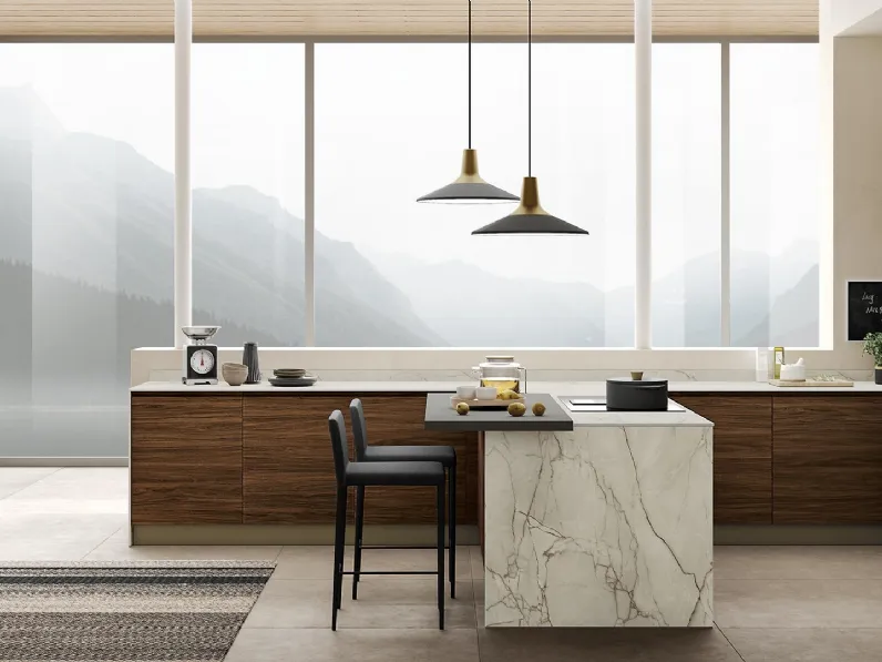 Cucina Moderna con penisola Luna finitura noce deciso e nocciola pet di Mobilturi