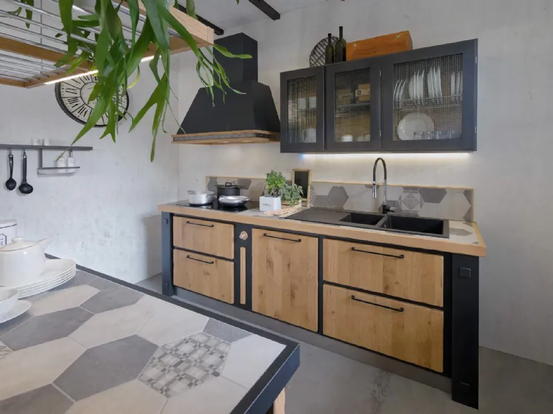Cucina Moderna in Rovere massello con isola Mia di GR Mobili