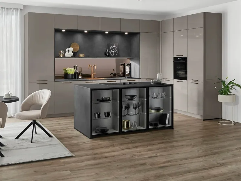 Cucina Moderna con isola Novalux 513 di Nobilia