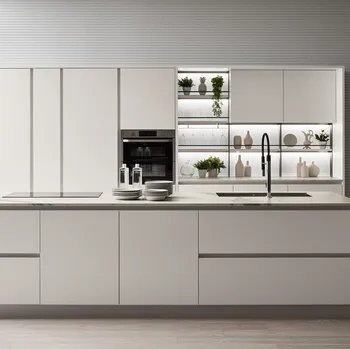 Cucina Moderna Oyster 02 con isola in laccato opaco Bianco Puro di Veneta Cucine