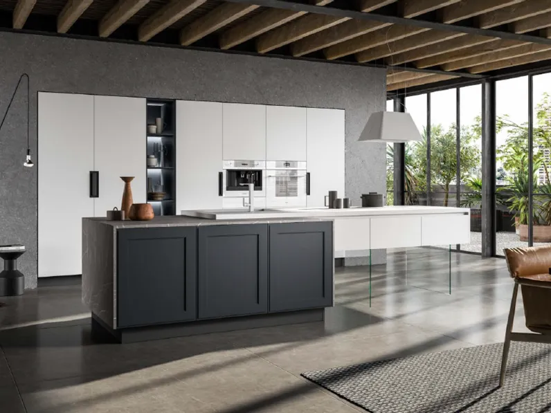 Cucina Moderna con isola Petty composizione 01 di Di Iorio