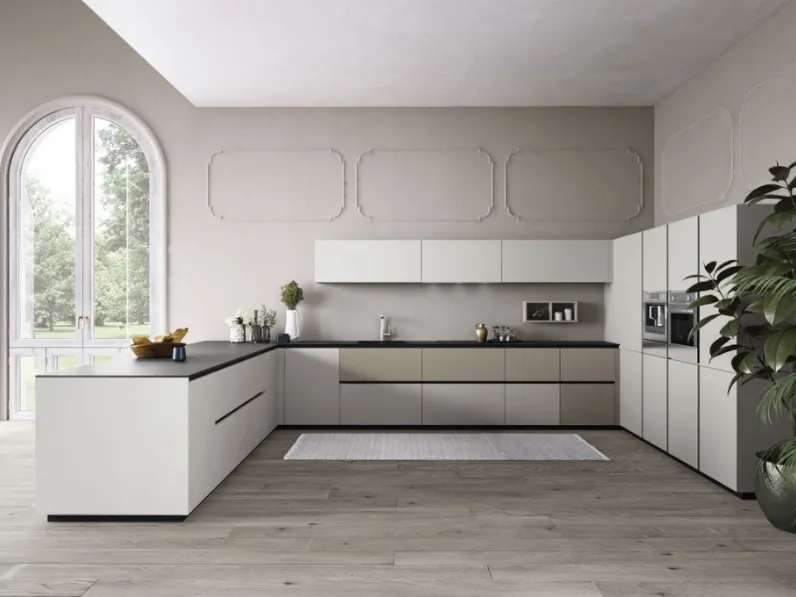 Cucina Moderna con penisola Plana comp 18 in Grigio Perla e Visone opachi di Lyons Cucine
