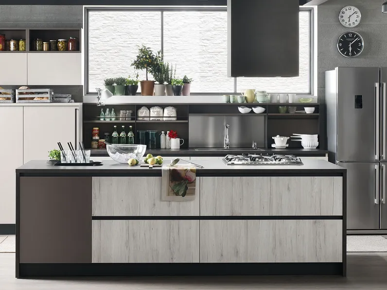 Cucina Moderna Start-Time J 09 con isola in Play Rovere chiaro, Smart Antracite e Colorboard Graffiato chiaro di Veneta Cucine