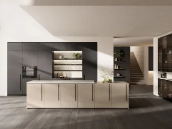 La Cucina Moderna con isola Stilo 06 di Scavolini redefine lo spazio con eleganza e funzionalità.