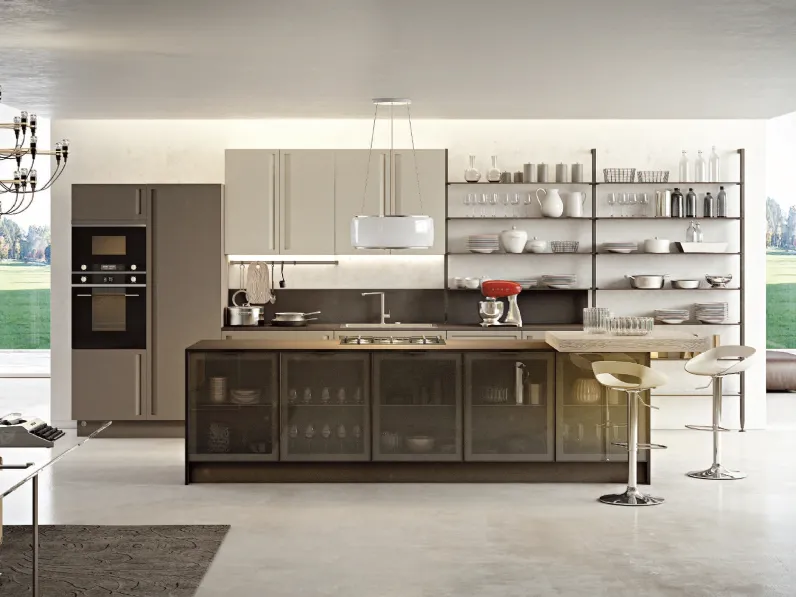 Cucina Moderna Traccia in laccato opaco con ante dell'isola in vetro di Di Iorio