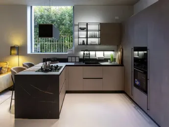 La cucina moderna Venere MI2 di Moretti Cucine combina eleganza e funzionalità in un design contempo