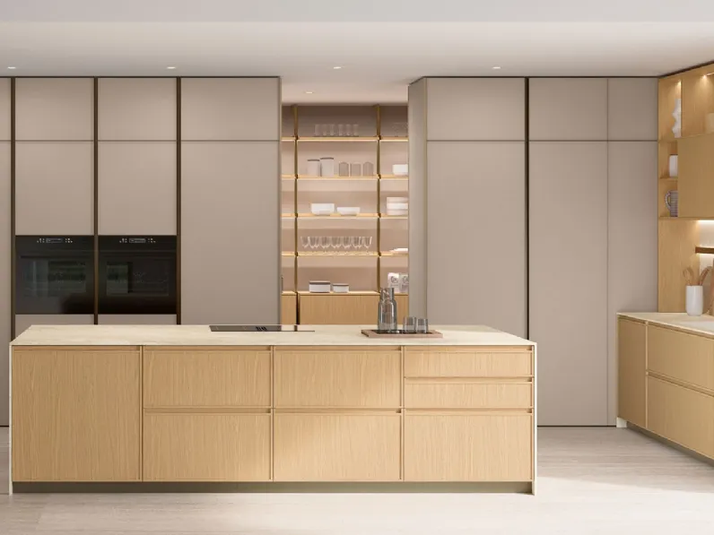 Cucina Moderna con isola Sakura 02 in Rovere e laccato Alabastro di Veneta Cucine