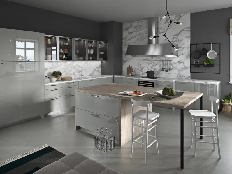 Cucina Moderna angolare con isola Vita Bella in laccato lucido Grigio e top in marmo di Carrara di Aran