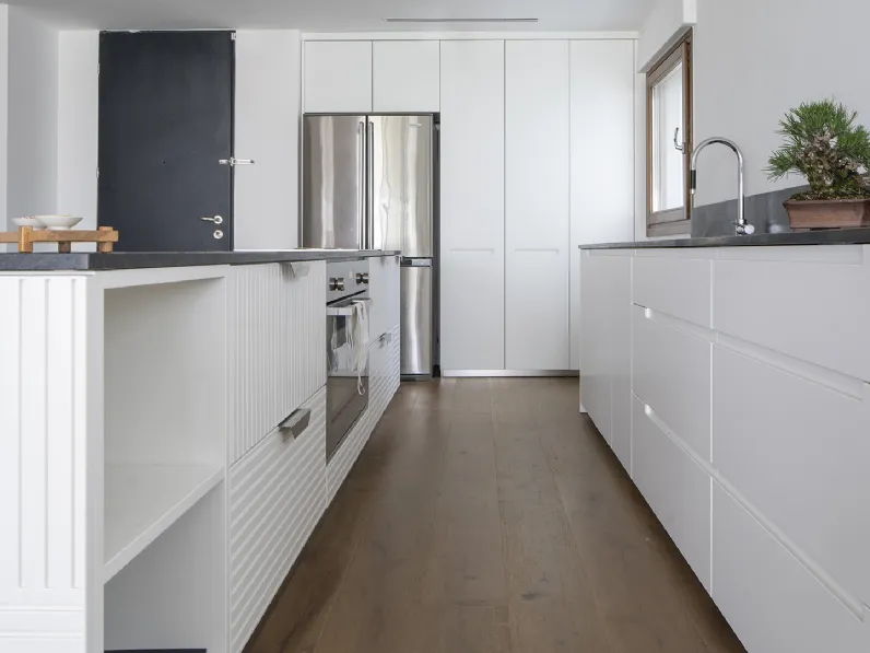 Cucina su misura Miuccia Bianco e Nero di TM Italia