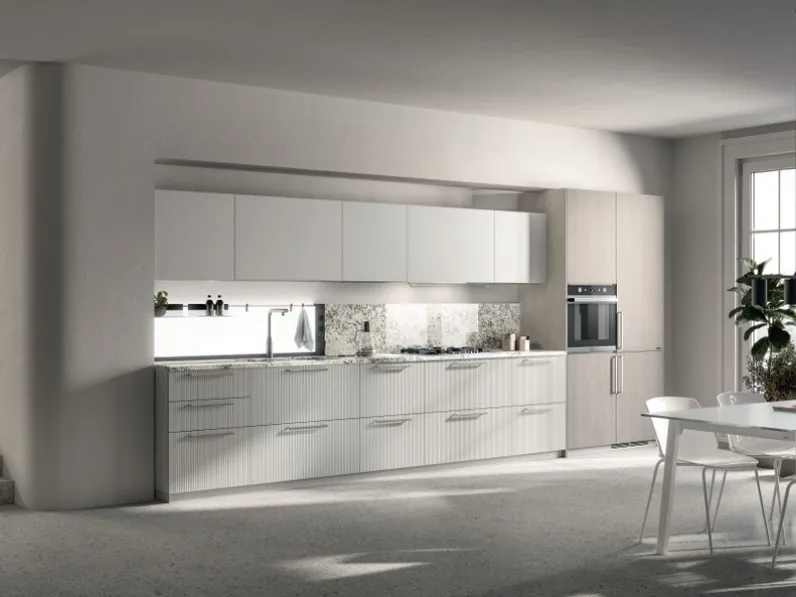 Cucina su misura Musa in laccato dogato opaco Grigio Airone e decorativo Oriental Light di Scavolini