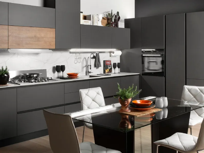 Cucina su misura Rio Fumo opaco e Rovere naturale di Evo Cucine