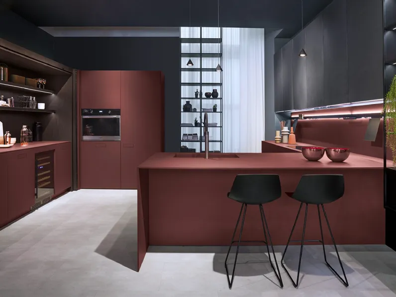 Cucina su misura Touch con penisola di Composit