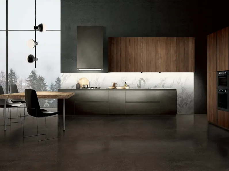 Cucina su misura di design Touch in Resina Anthracite e Noce Americano con penisola in legno Antico di Composit