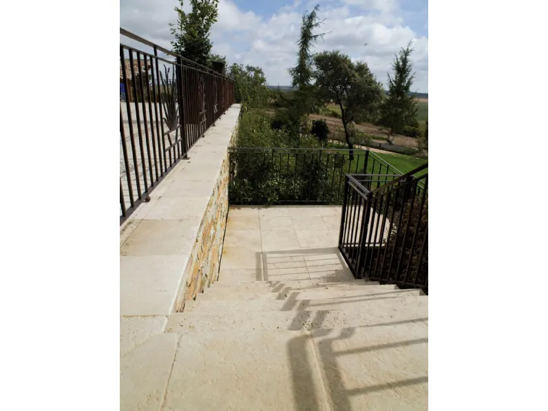 Piastrelle in travertino Moka anticato di Porcelanosa