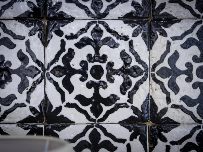 Piastrella Nero Intenso in ceramica di Caltagirone di Alemanna