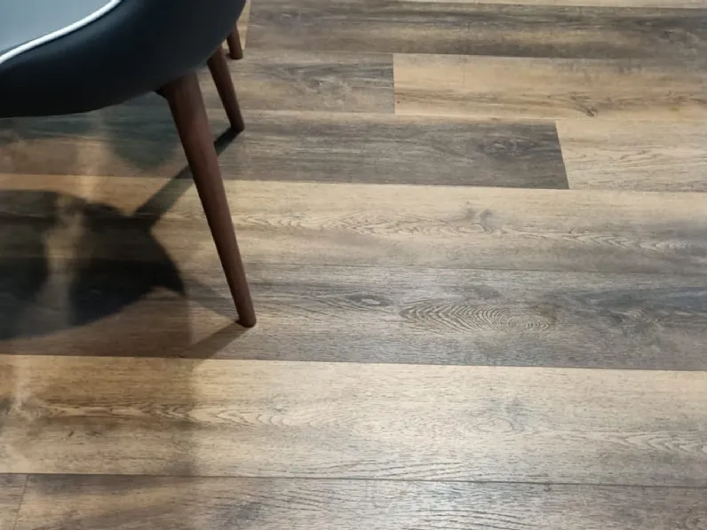Pavimento Maxi effetto legno di Swing Floor