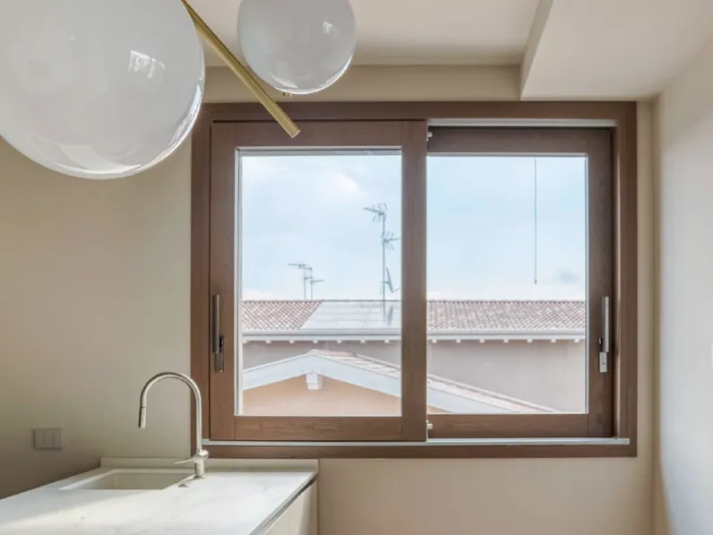 Finestra Contemporaneo LA in legno-alluminio di DMR