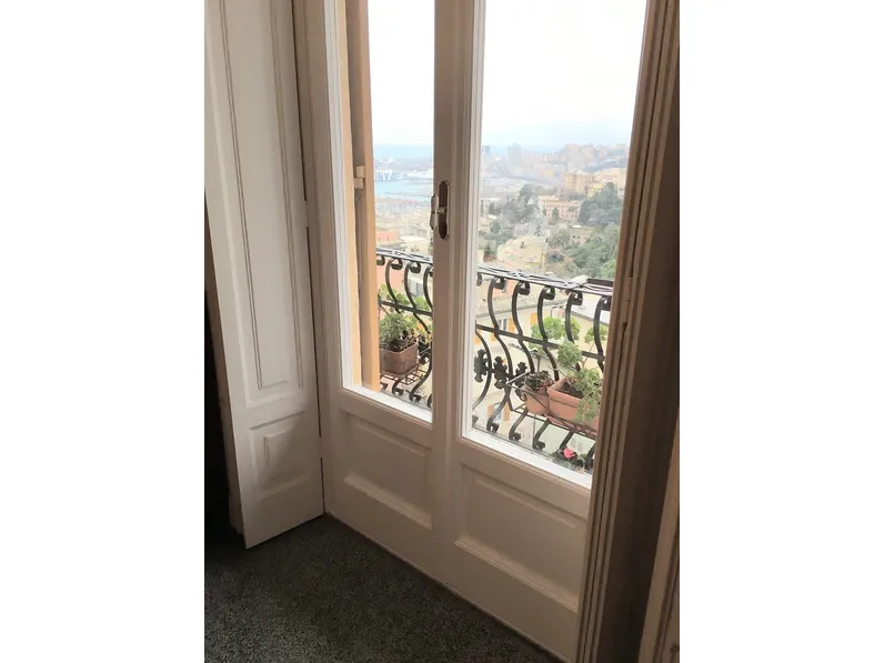 Portafinestra Opera in legno di Cavallero