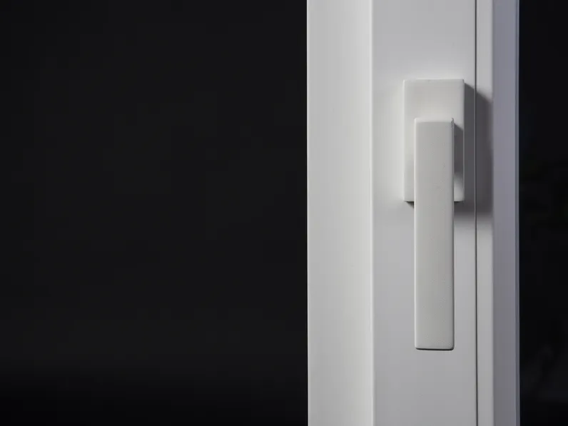 Finestra in pvc Seta White di Isolcasa