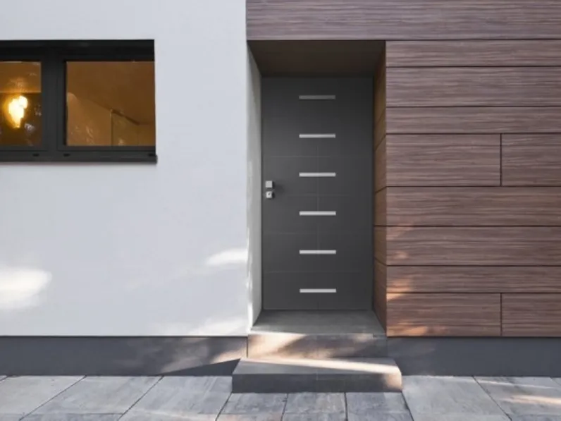 Porta blindata con serratura elettromeccanica Stealth 01 di Metalnova