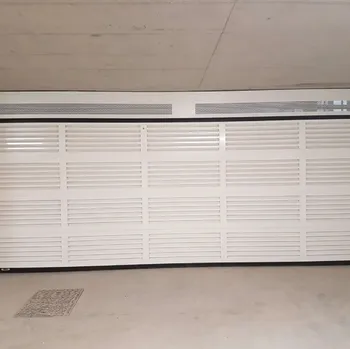 Porta sezionale in alluminio per Garage Tagliamento di BGG
