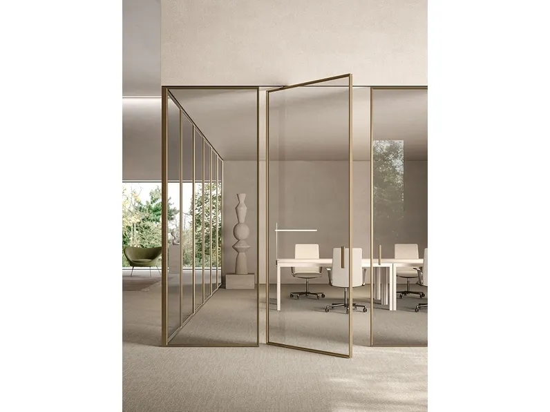 Porta per interni L7 Pivot in vetro con telaio in alluminio di Lualdi