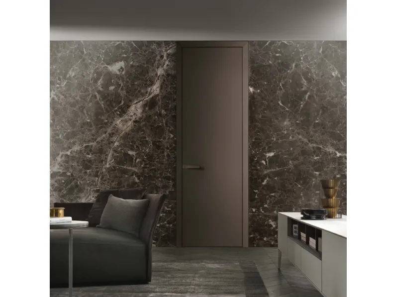 Porta battente per interni Luxor in laccato Caffè opaco di Rimadesio
