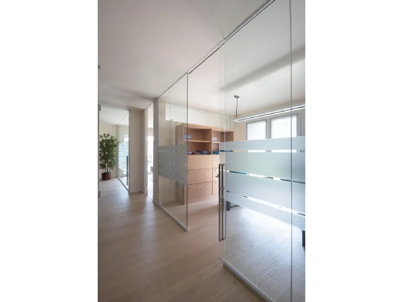 Porta per interni con anta scorrevole in cristallo trasparente con fasce orizzontali in satinato Rasovitra 01 di RasoParete