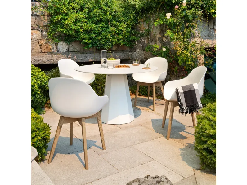 Sedia Academy in polipropilene con gambe in legno di Connubia Outdoor