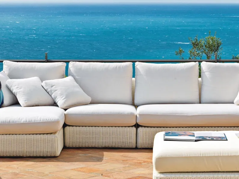 Divano modulabile Agorà e Pouf in fibra sintetica intrecciata e tessuto imbottito di Unopiu