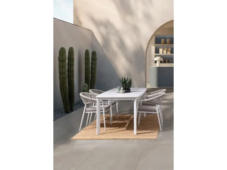 Tavolo Alcora con top in pietra di Bizzotto