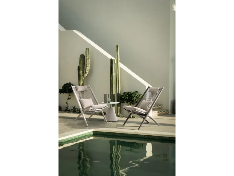 Poltroncina e Tavolino Aloha in tessuto e alluminio di BizzottoPoltroncina e Tavolino Aloha in tessuto e alluminio di Bizzotto