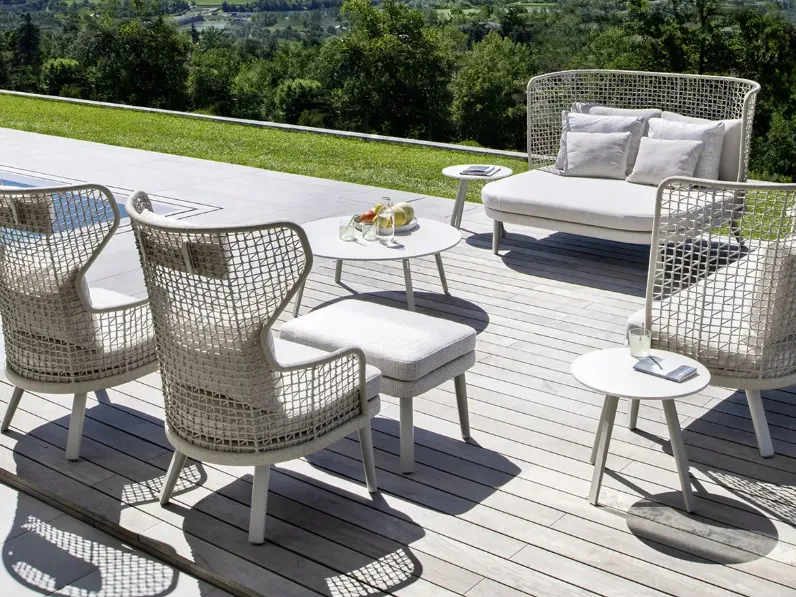 Salotto da esterno Emma in fibra intrecciata, metallo e tessuto di Varaschin