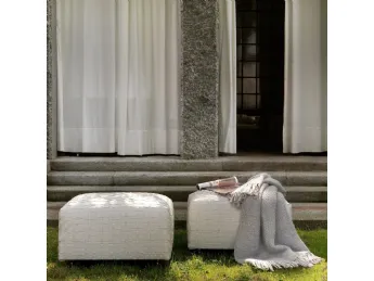 Pouf Bangkok Outdoor in gomma, il tocco di design per il tuo spazio esterno.