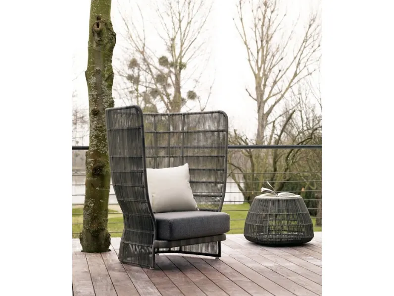 Tavolino Canasta 13 intrecciato in fibra di polietilene con top in acciaio di B&B Italia