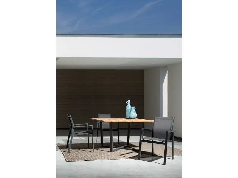 Tavolo in legno di Acacia e gambe in acciaio  Helsinki di Bizzotto