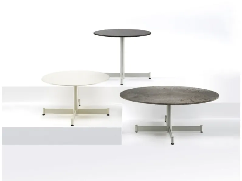 Fly tavolino da appoggio con top in gres di Braid