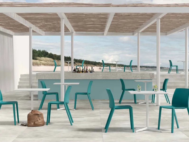 Sedia impilabile Cab in polipropilene di La Seggiola