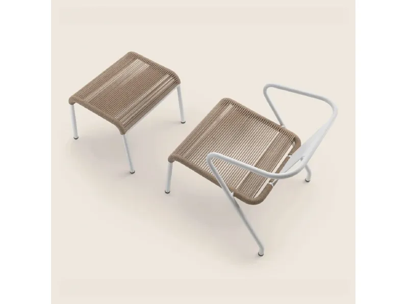 Poltroncina Calipso Cord in metallo con seduta in corda di Flexform