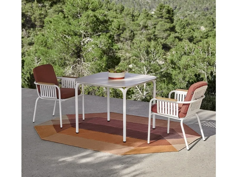 Sedie e Tavolo Capa in acciaio e ceramica di Gandia Blasco