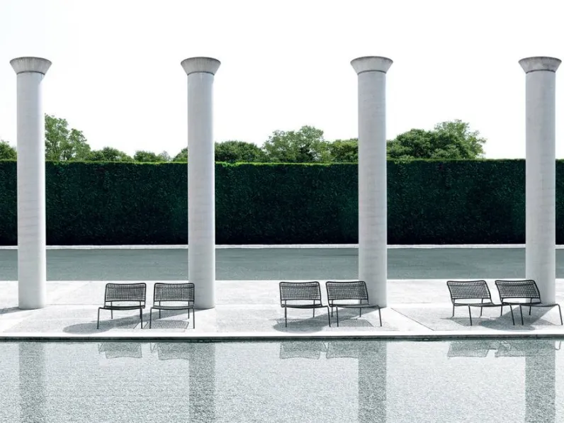 Poltroncina in fibra di carbonio e poliestere Carbon Frog di Living Divani