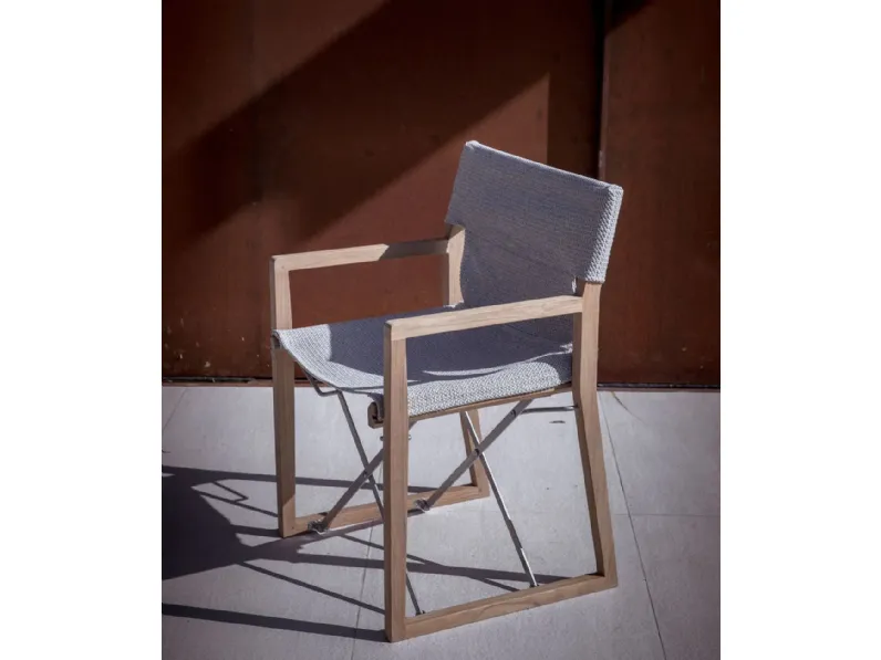 Poltroncina Cosette in teak e tessuto in polipropilene di Unopiu