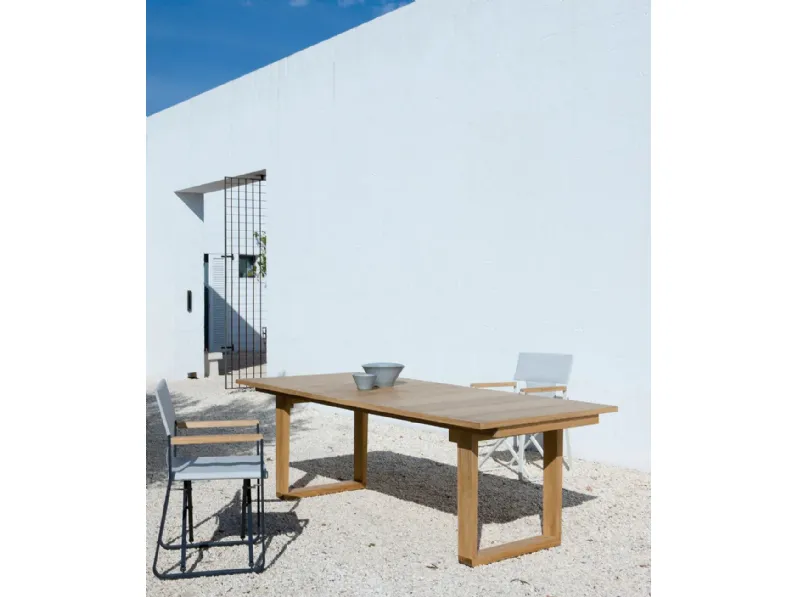 Tavolo Cosette in teak di Unopiu