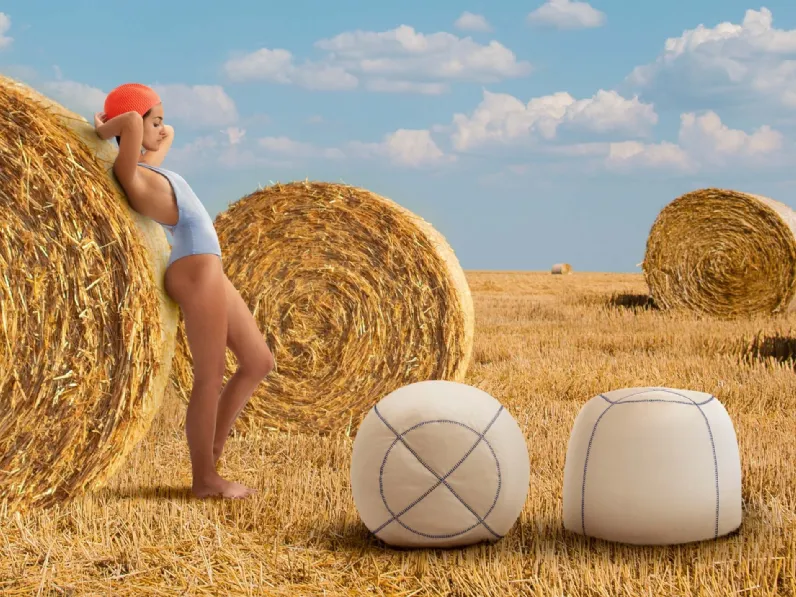 Pouf da esterno cilindrico in tessuto Costuras Ball di Diabla