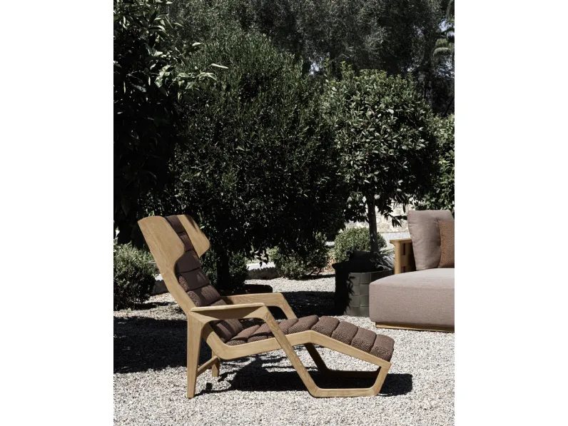 Poltroncina in legno e tessuto D 150 5 di Molteni & C