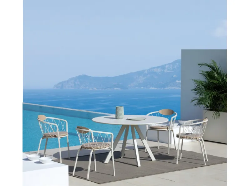 Tavolo rotondo con sedie Daisy di Vermobil